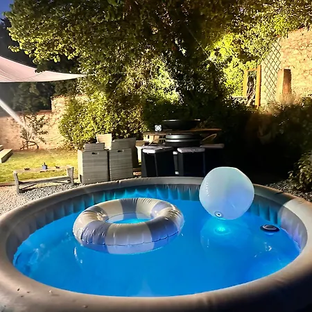 Ferienhaus La Maison De La Fontaine - Jacuzzi And Petanque Nîmes