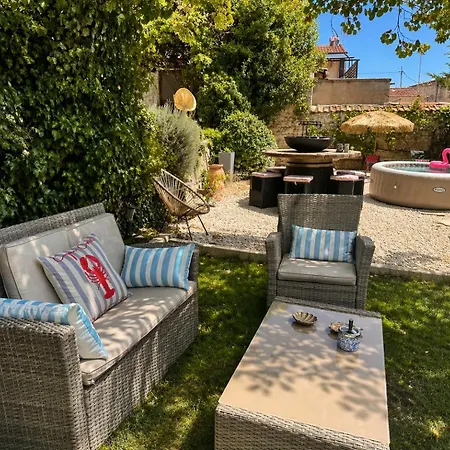 La Maison De La Fontaine - Jacuzzi And Petanque