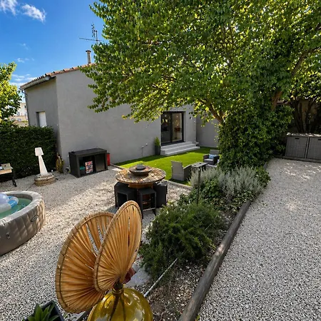 Ferienhaus La Maison De La Fontaine - Jacuzzi And Petanque